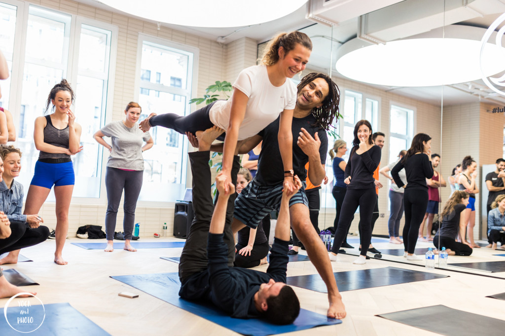 Acro Yoga @ Lululemon UK